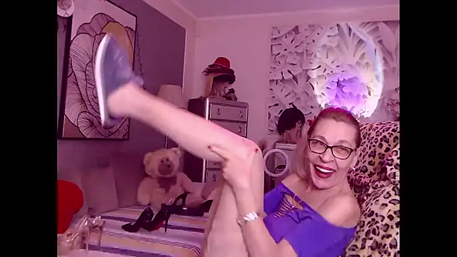 HornyMilf 555 online show from 01.09.26