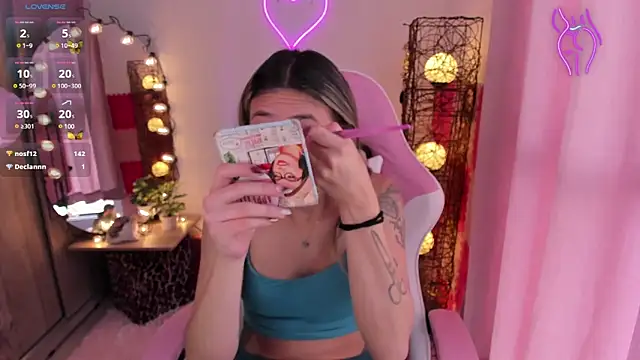 Snapshot of violet_ch chatting on 01.31.25 violet ch online show from 01.31.25