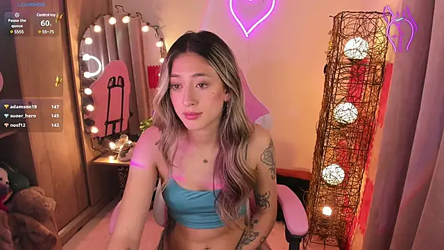 Snapshot of violet_ch chatting on 01.31.25 violet ch online show from 01.31.25