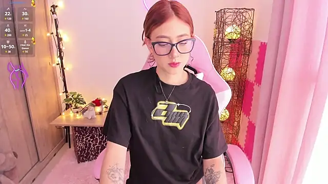 Snapshot of violet_ch chatting on 02.20.25 violet ch online show from 02.20.25