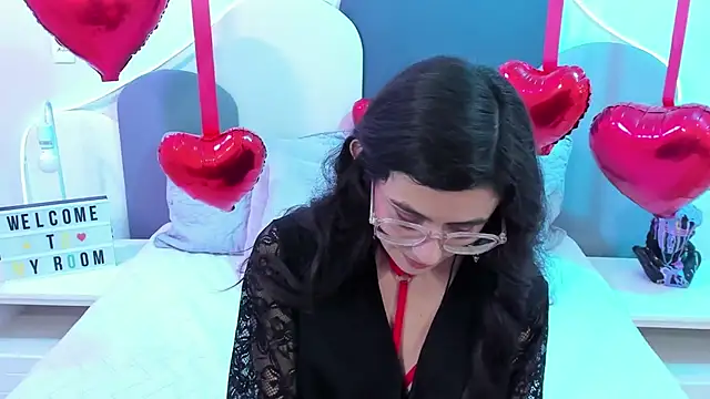 SophieGomez22 online show from 02.14.25