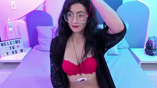 SophieGomez22 online show from 02.16.25