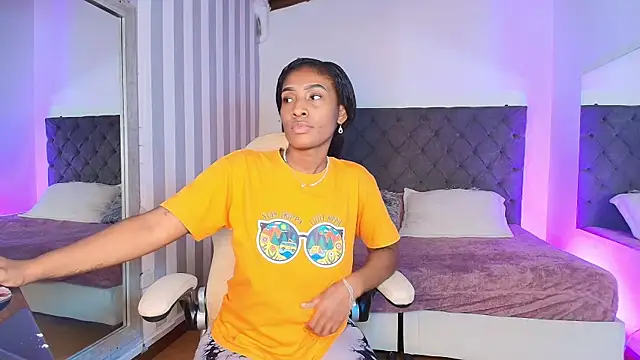 Snapshot of rebeca_cortez_ chatting on 01.06.25 rebeca cortez online show from 01.06.25