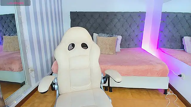 Snapshot of rebeca_cortez_ chatting on 01.13.25 rebeca cortez online show from 01.13.25