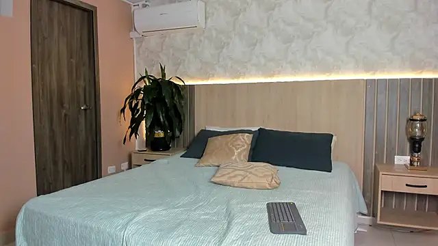 rebeca cortez  online show from 04.20.26