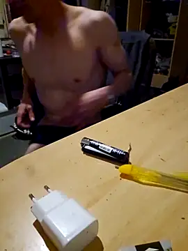 v4Tomasgrau9 online show from 04.09.26