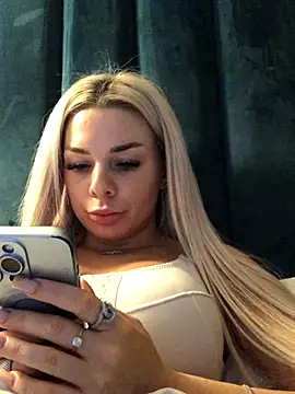 Snapshot of Russian_Ava chatting on 10.14.25 Russian Ava online show from 10.14.25