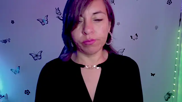 Lady breaks hearts online show from 04.06.26