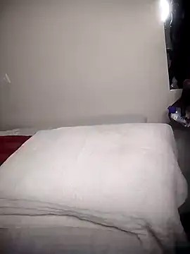 KikiLovesD online show from 02.04.25