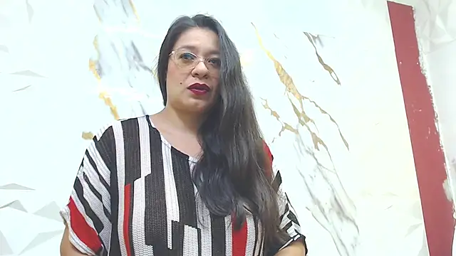 MiaCallie online show from 10.30.25