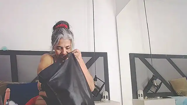 Snapshot of chanel_grant chatting on 09.19.25 chanel grant online show from 09.19.25