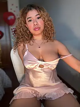 LEONCITA  online show from 02.17.25