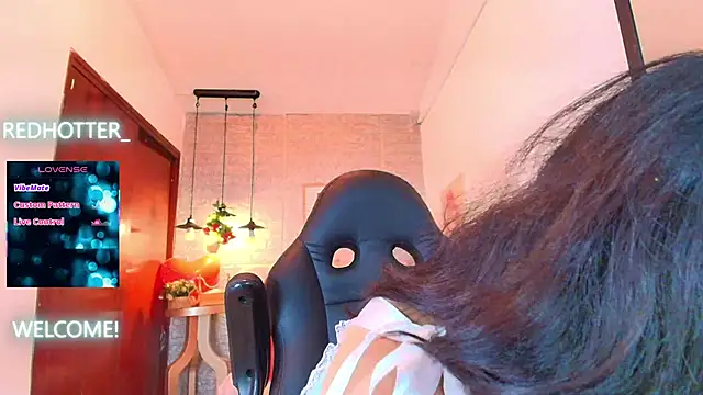 Snapshot of REDHOTTER_ chatting on 03.03.25 REDHOTTER online show from 03.03.25