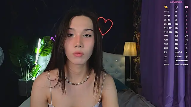 Kaia Sunshine Mia online show from 01.23.25