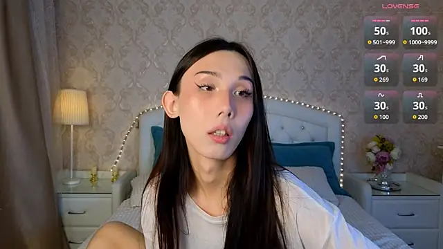 Kaia Sunshine Mia online show from 10.19.25