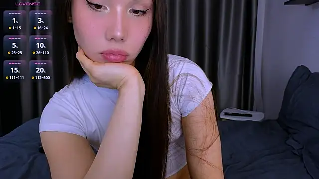 Kaia Sunshine Mia online show from 01.06.26