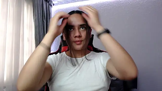 Snapshot of Lexyevans chatting on 12.03.24 Lexyevans online show from 12.03.24