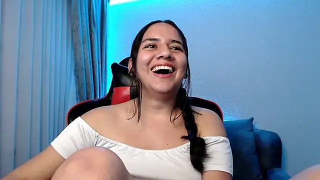 Snapshot of Lexyevans chatting on 12.16.24 Lexyevans online show from 12.16.24