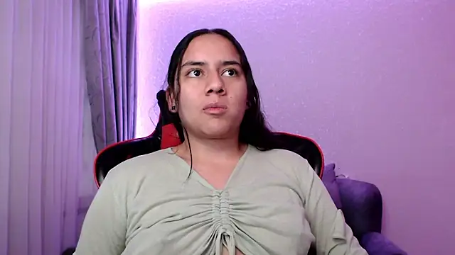 Snapshot of Lexyevans chatting on 12.19.24 Lexyevans online show from 12.19.24