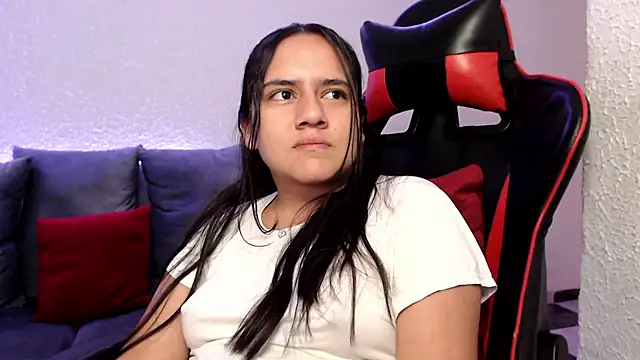 Snapshot of Lexyevans chatting on 12.27.24 Lexyevans online show from 12.27.24