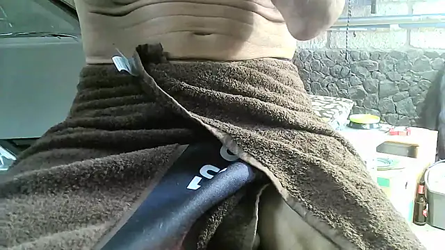 Snapshot of ewuich1 chatting on 04.02.26 ewuich1 online show from 04.02.26