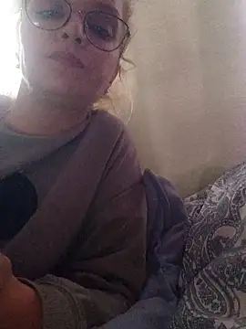 BritneyHudson online show from 10.18.25