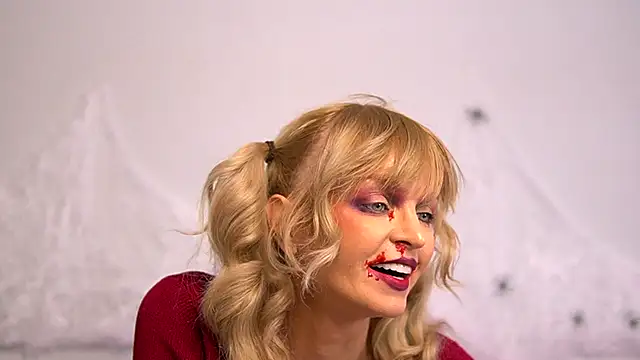 BritneyHudson online show from 10.31.25