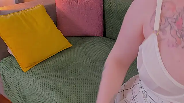 Tori the witch online show from 09.21.25