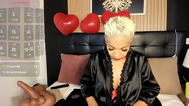 summer night  online show from 02.19.25