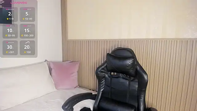 summer night  online show from 10.04.25