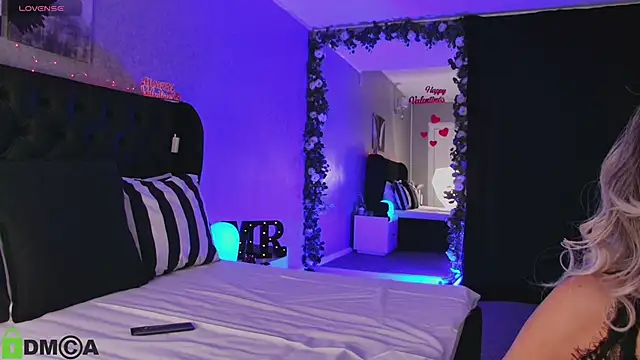 MashaReed  online show from 02.15.25