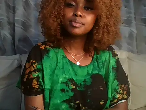 Snapshot of Chocolate_queen2 chatting on 01.15.25 Chocolate queen2 online show from 01.15.25