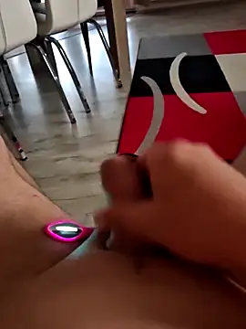 Szeltolo001 online show from 04.04.26