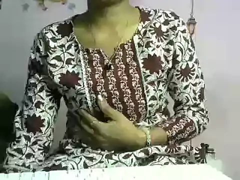 momo lov online show from 01.02.25