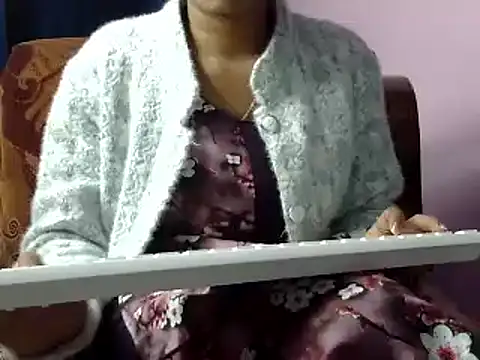 momo lov online show from 01.04.25