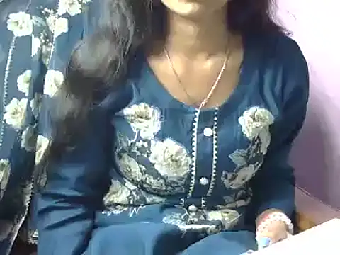 momo lov online show from 01.06.25