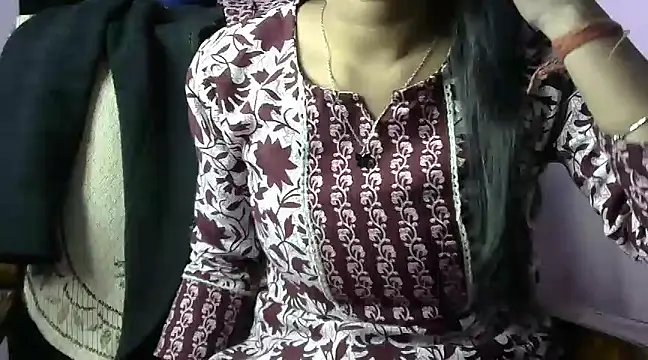 momo lov online show from 02.10.25