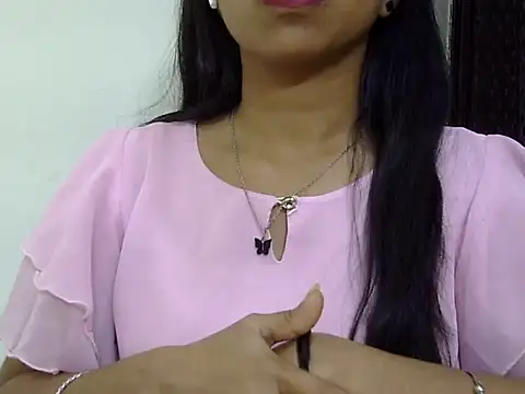 momo lov online show from 03.11.25