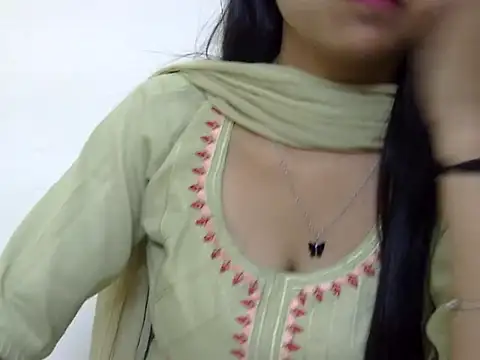 momo lov online show from 03.18.25