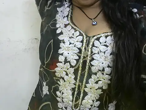 momo lov online show from 09.19.25