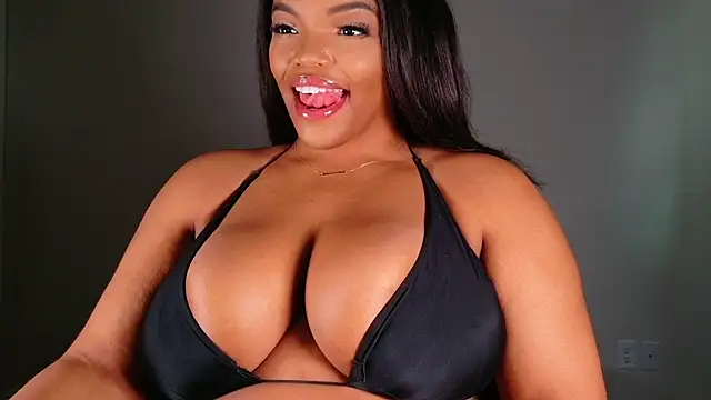 Snapshot of maybabi chatting on 02.15.25 maybabi online show from 02.15.25