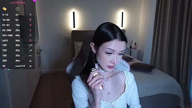 Snapshot of sweetiebones chatting on 11.11.25 sweetiebones online show from 11.11.25