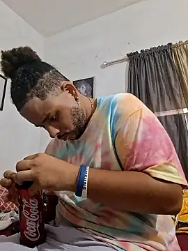 Snapshot of Dj-yefri-pauta chatting on 11.04.25 Dj-yefri-pauta online show from 11.04.25