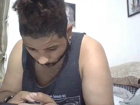 Snapshot of Dj-yefri-pauta chatting on 05.06.26 Dj-yefri-pauta online show from 05.06.26