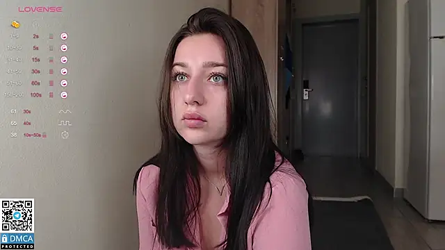 Snapshot of Zoi_Morgan chatting on 09.17.25 Zoi Morgan online show from 09.17.25