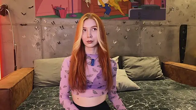 Snapshot of izi-fox chatting on 02.19.25 izi-fox online show from 02.19.25