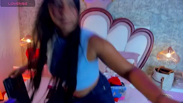 Snapshot of EmmaCrush chatting on 02.28.26 EmmaCrush online show from 02.28.26