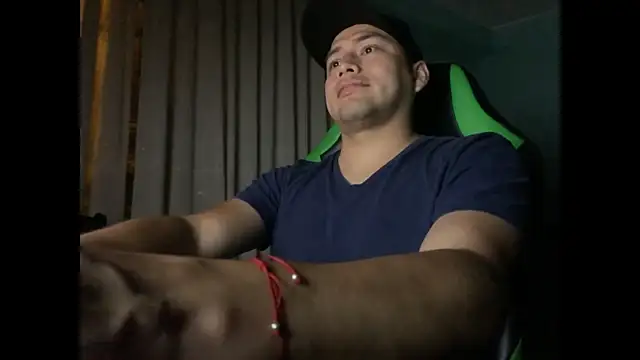 Snapshot of Allen_ibe chatting on 12.20.24 Allen ibe online show from 12.20.24