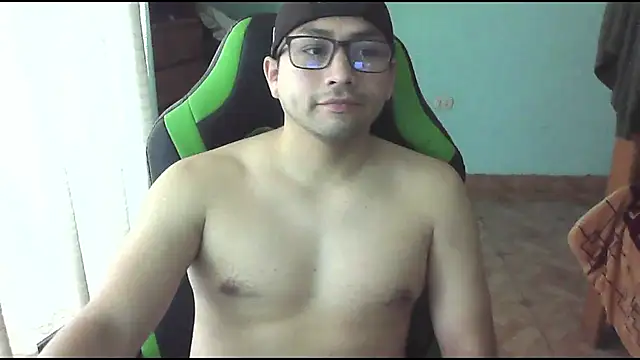 Snapshot of Allen_ibe chatting on 12.01.25 Allen ibe online show from 12.01.25