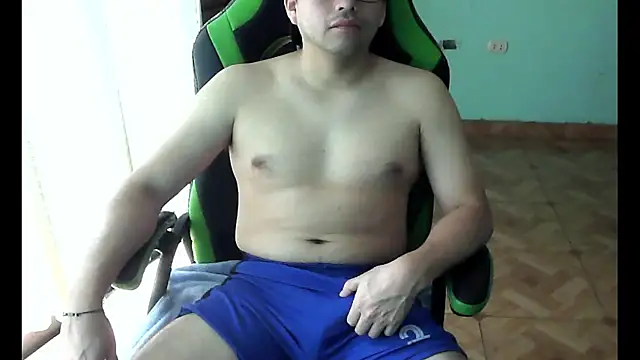 Snapshot of Allen_ibe chatting on 12.20.25 Allen ibe online show from 12.20.25